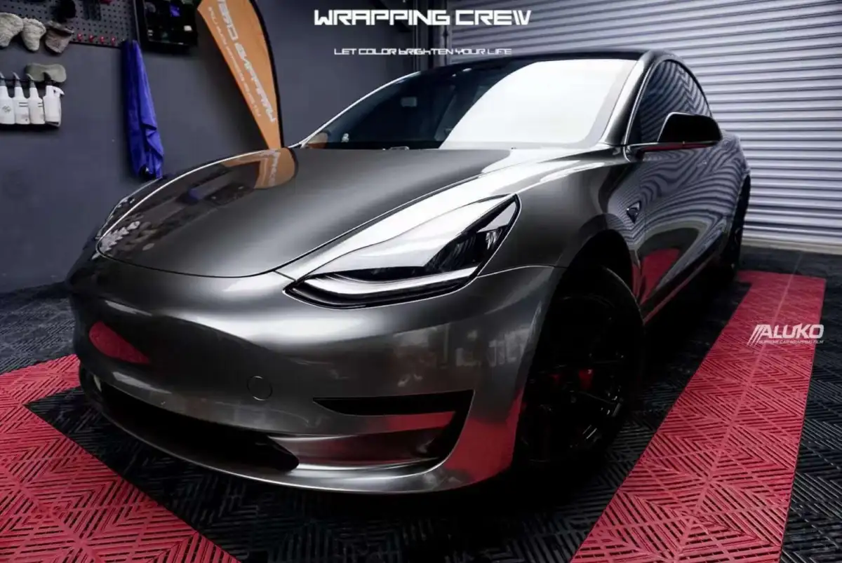 Tesla Model 3 Wrap - Gloss Metallic Liquid Silver