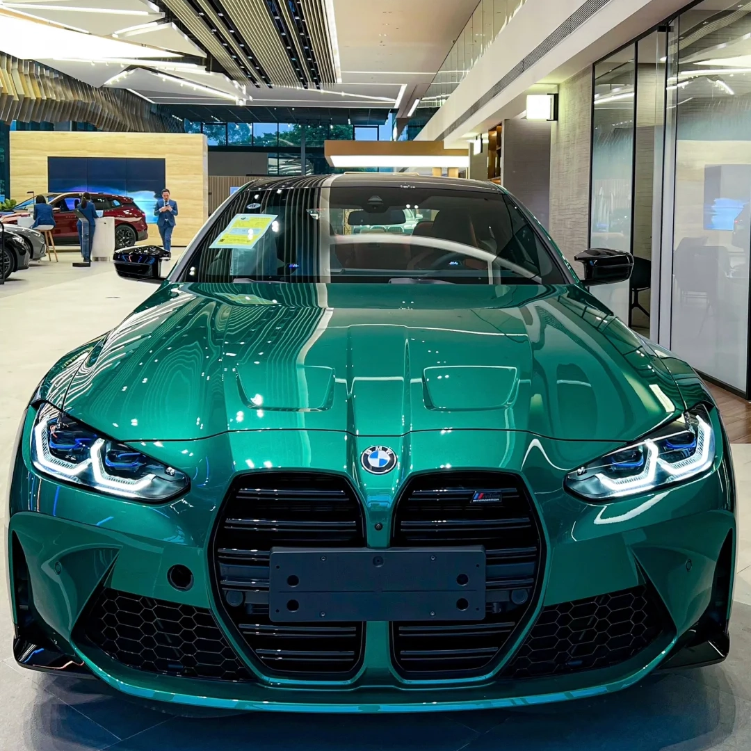 In a world where so many cars blend into the background, the Gloss Paint Metallic Isle of Man Green vinyl wrap is a surefire way to make your vehicle stand out.