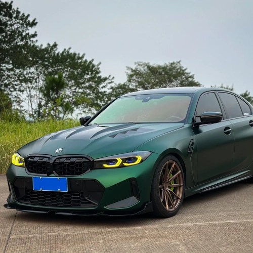 Why Does Venom Green Car Wrap Change Color When It Meets Water?