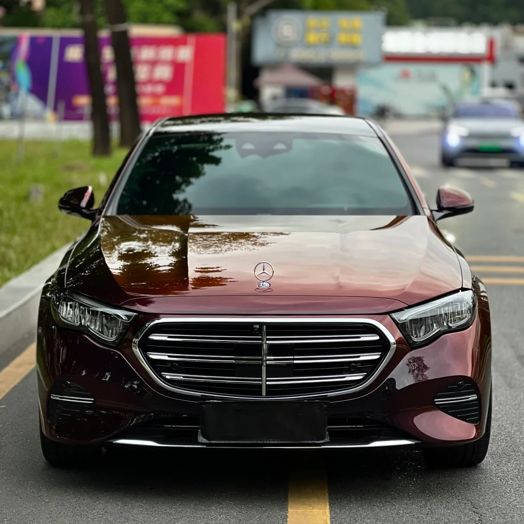 Benz Gloss Shifting Red to Black Car Vinyl Wrap