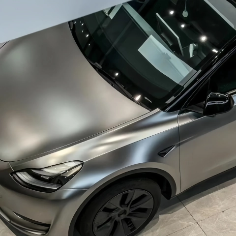 The Unique Appeal of Gloss Metallic Liquid Chrome Silver Vinyl Wrap for Your Car