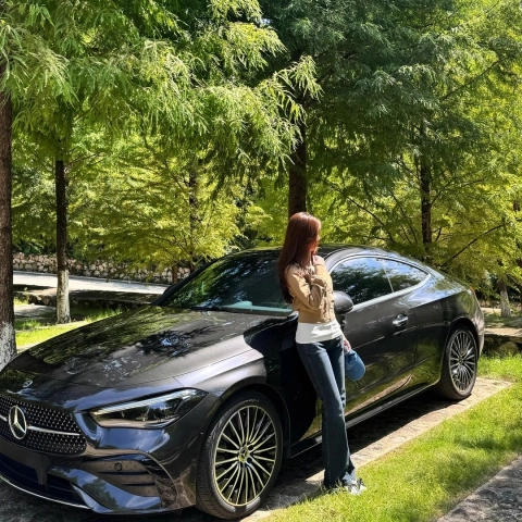 The Timeless Appeal of Gloss Metallic Graphite Gray Car Wrap