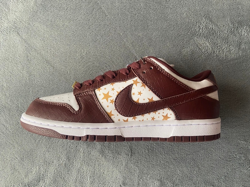 LJR Batch Nike SB Dunk Low Supreme Stars Barkroot Brown (2021) DH3228-103 