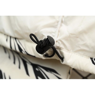 The North Face Splicing White And White Zebra 02