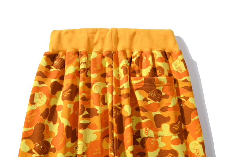 BAPE x PUBG joint model PlayerUnknown's Battlegrounds orange camouflage trousers