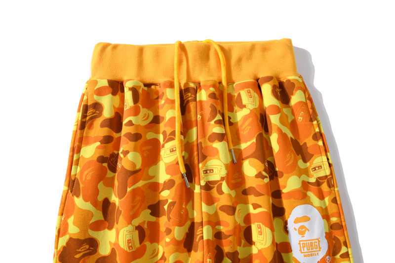 BAPE x PUBG joint model PlayerUnknown's Battlegrounds orange camouflage trousers