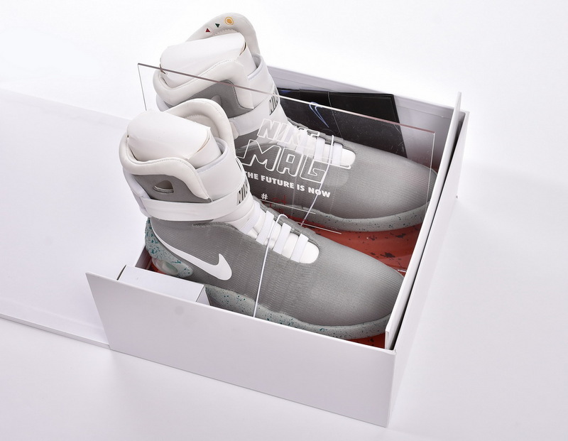 Nike Air MAG Back to the Future