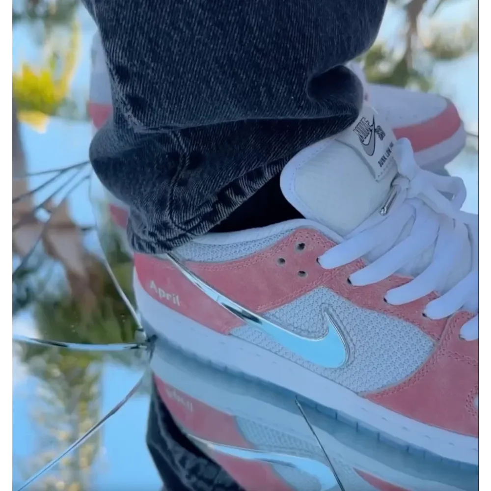 ljr batch nike sb dunk low april skateboards pink