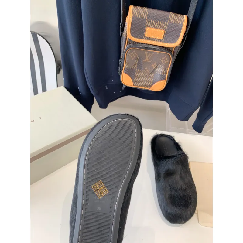 Marni Black LONG-HAIR CALFSKIN FUSSBETT SABOT Slide SBMR000600P412200N99