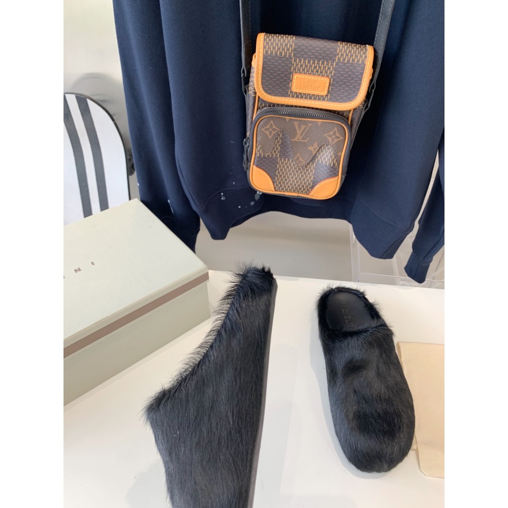Marni Black LONG-HAIR CALFSKIN FUSSBETT SABOT Slide SBMR000600P412200N99