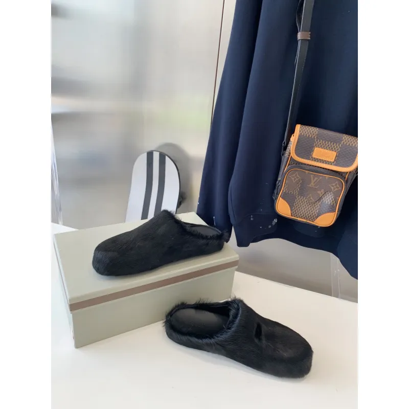 Marni Black LONG-HAIR CALFSKIN FUSSBETT SABOT Slide SBMR000600P412200N99