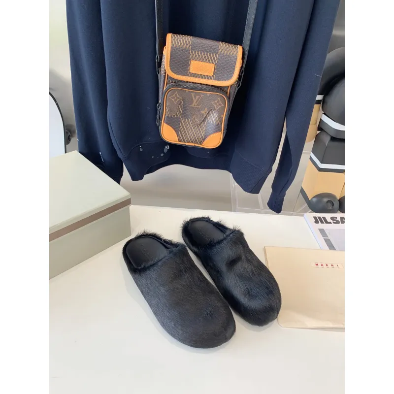 Marni Black LONG-HAIR CALFSKIN FUSSBETT SABOT Slide SBMR000600P412200N99