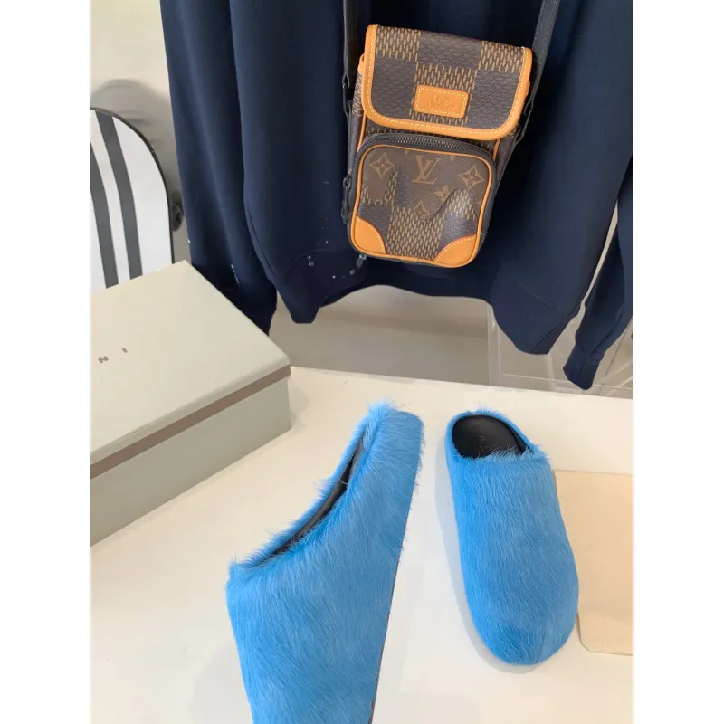 Marni Blue LONG-HAIR CALFSKIN FUSSBETT SABOT Slide SBMR000600P412200B56
