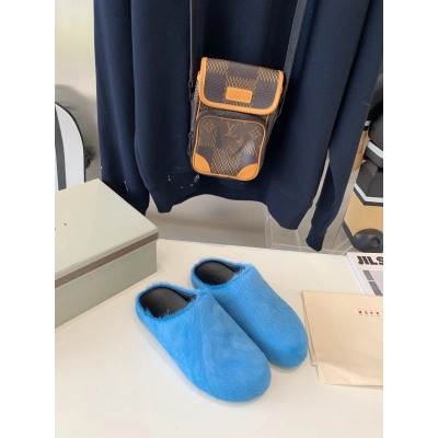 Marni Blue LONG-HAIR CALFSKIN FUSSBETT SABOT Slide SBMR000600P412200B56 01