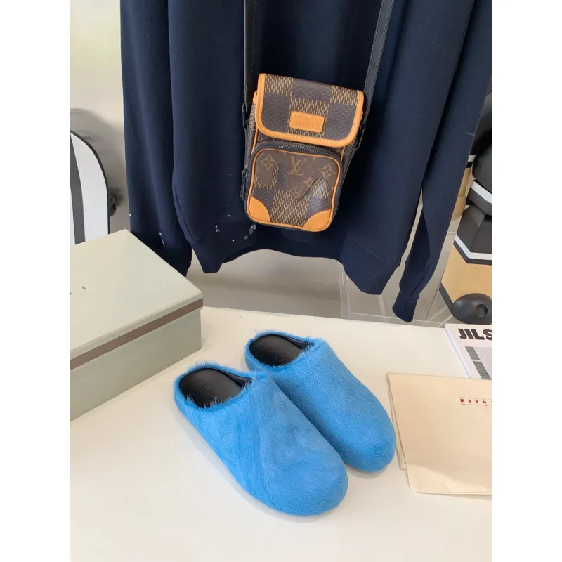 Marni Blue LONG-HAIR CALFSKIN FUSSBETT SABOT Slide SBMR000600P412200B56