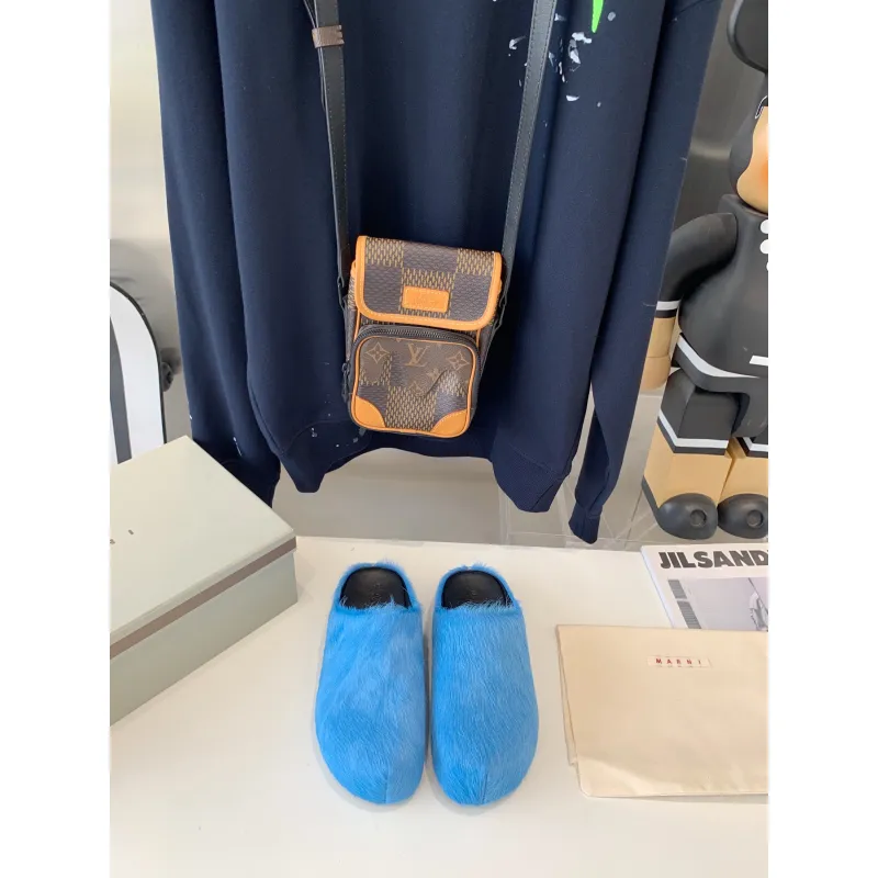 Marni Blue LONG-HAIR CALFSKIN FUSSBETT SABOT Slide SBMR000600P412200B56