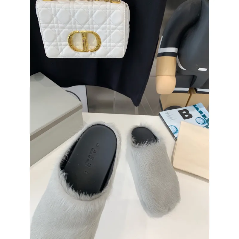 Marni Grey LONG-HAIR CALFSKIN FUSSBETT SABOT Slide SBMR000600P412200N30