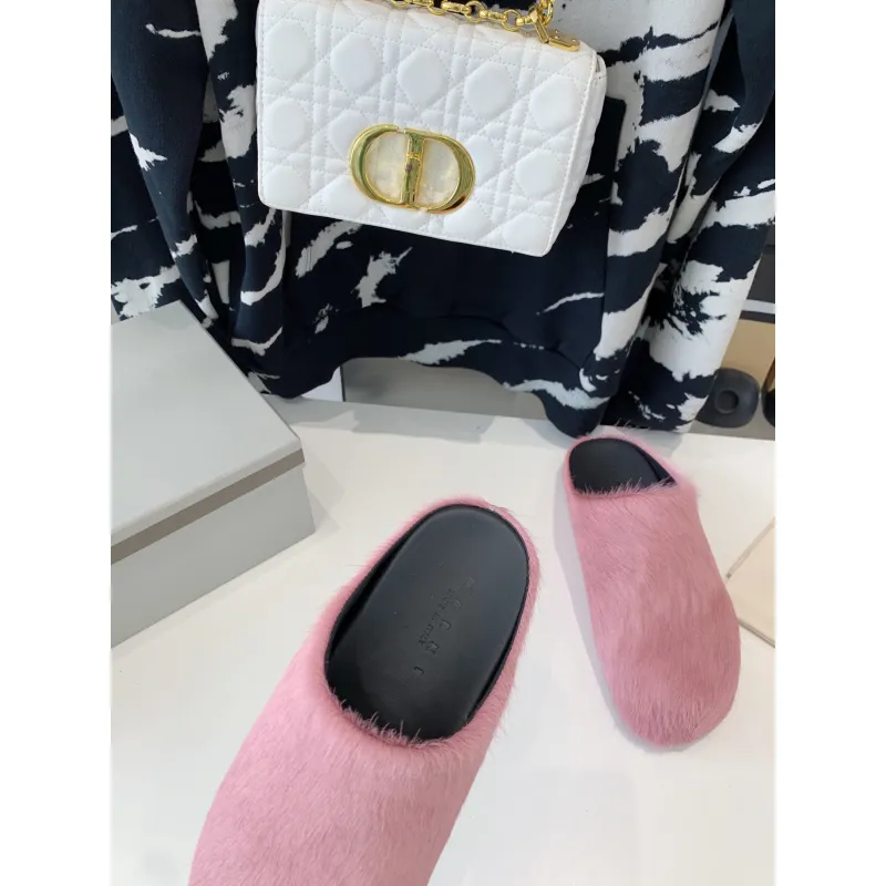 Marni Pink LONG-HAIR CALFSKIN FUSSBETT SABOT Slide SBMR000600P412200C58