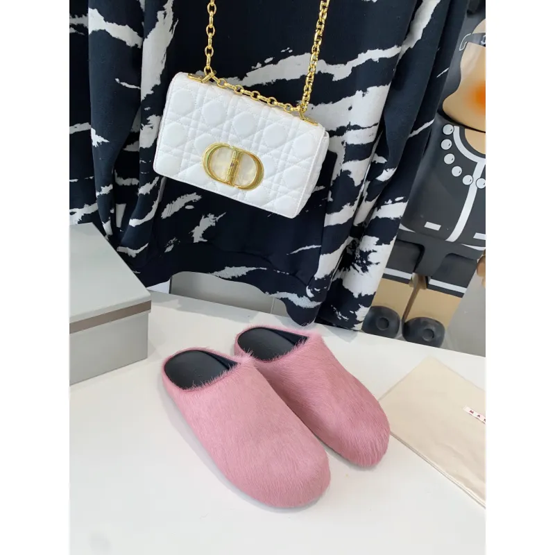 Marni Pink LONG-HAIR CALFSKIN FUSSBETT SABOT Slide SBMR000600P412200C58