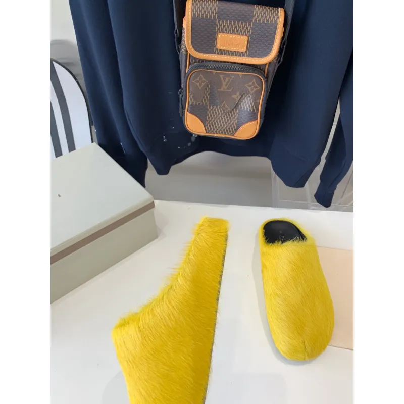 Marni Yellow LONG-HAIR CALFSKIN FUSSBETT SABOT Slide SBMR000600P412200C59
