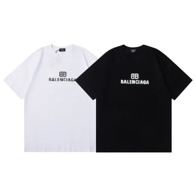 Balenciaga T-Shirt KT2313 01