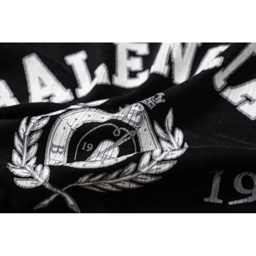 Balenciaga T-Shirt KT2326