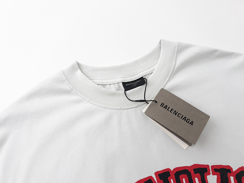 Balenciaga T-Shirt KT2352