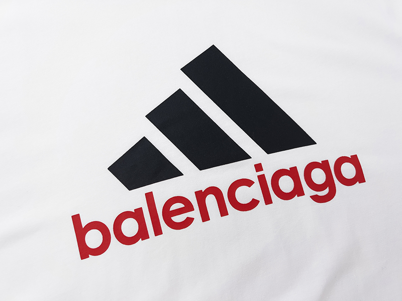 Balenciaga T-Shirt KT2353
