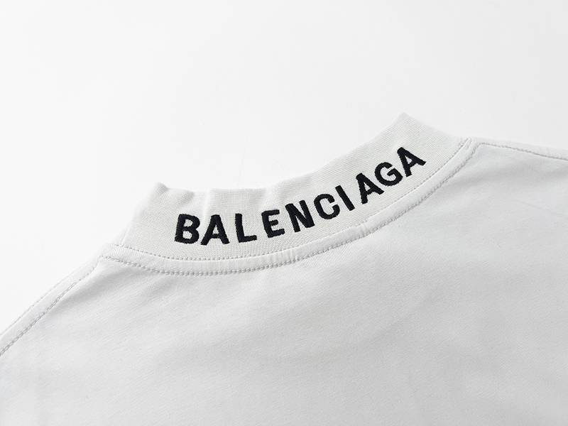 Balenciaga T-Shirt KT2355