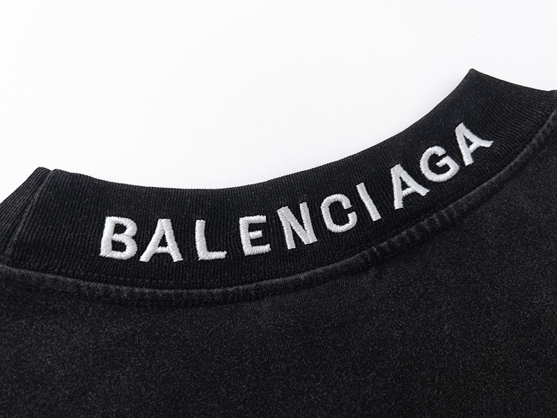 Balenciaga T-Shirt KT2355