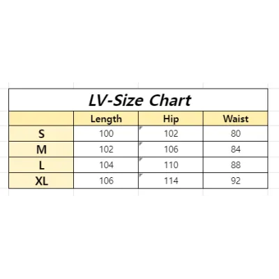 Louis Vuitton Shorts 204459 02