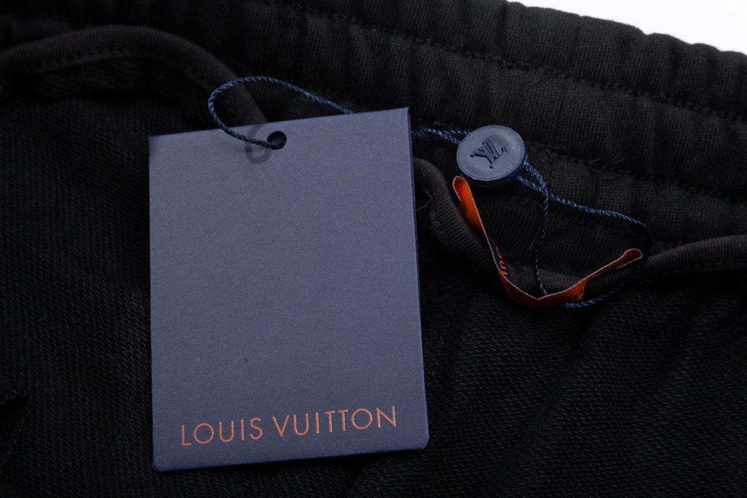 Louis Vuitton Shorts 204653