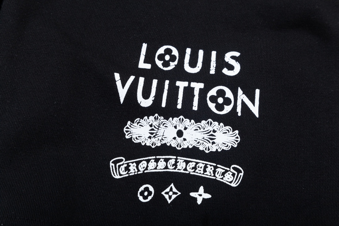 Louis Vuitton Shorts 204653