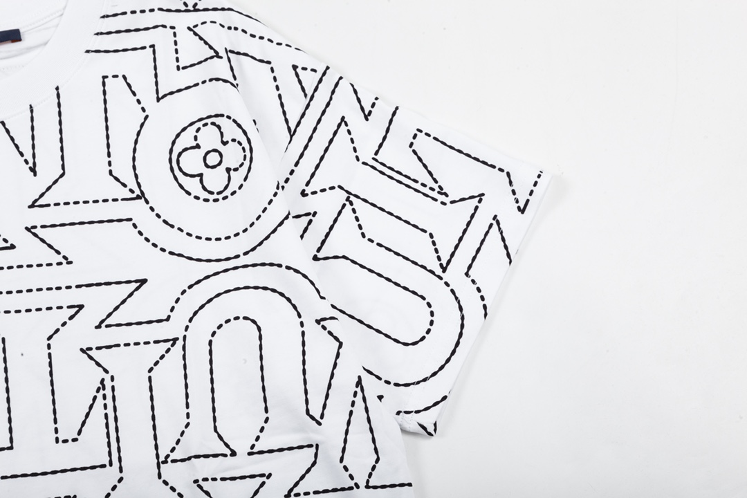 Louis Vuitton T-Shirt 198428