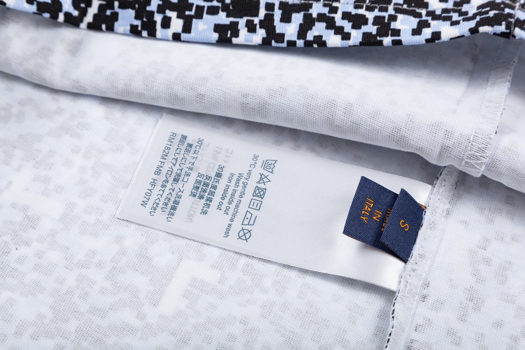 Louis Vuitton T-Shirt 198473