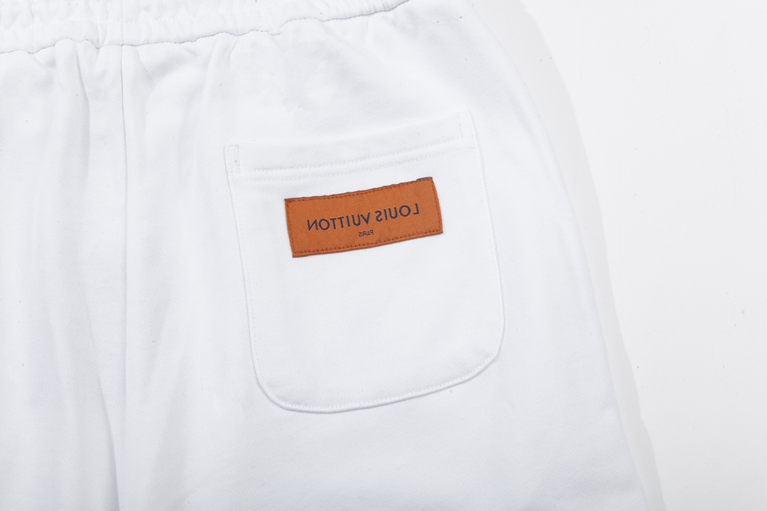 Louis Vuitton Shorts 204655