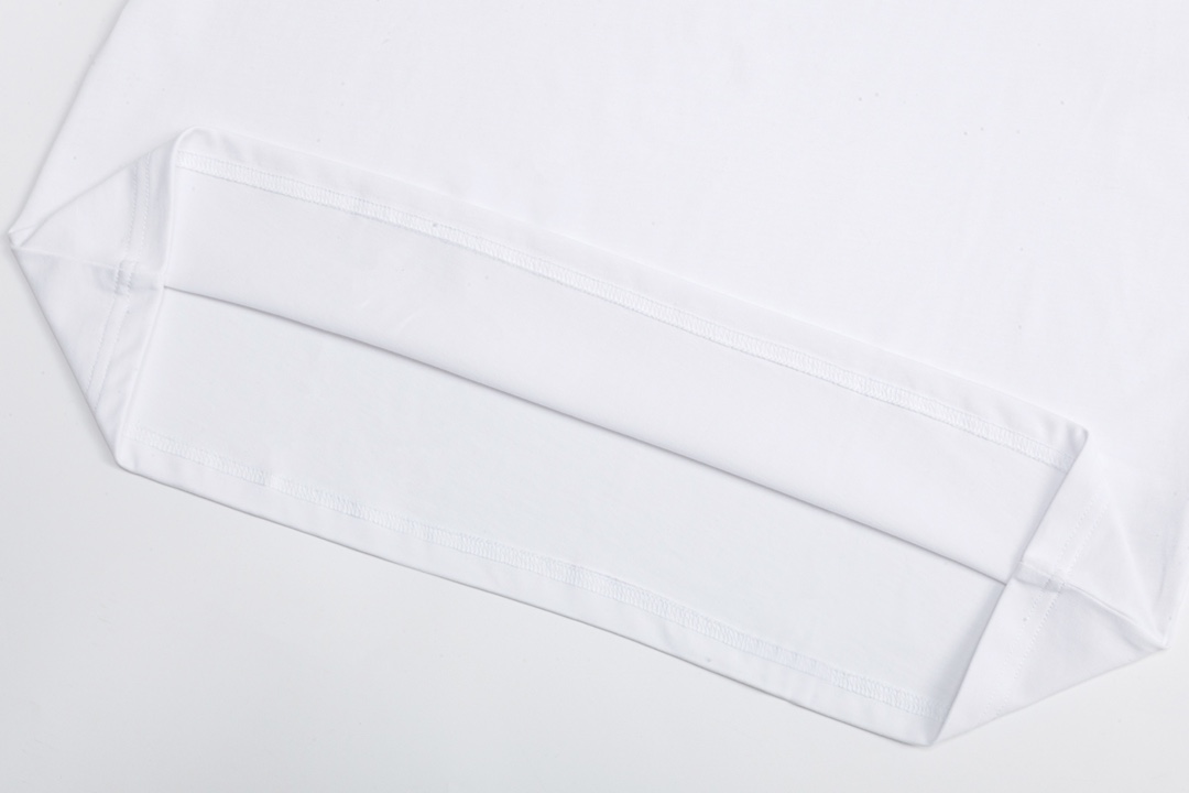 Louis Vuitton T-Shirt 204849