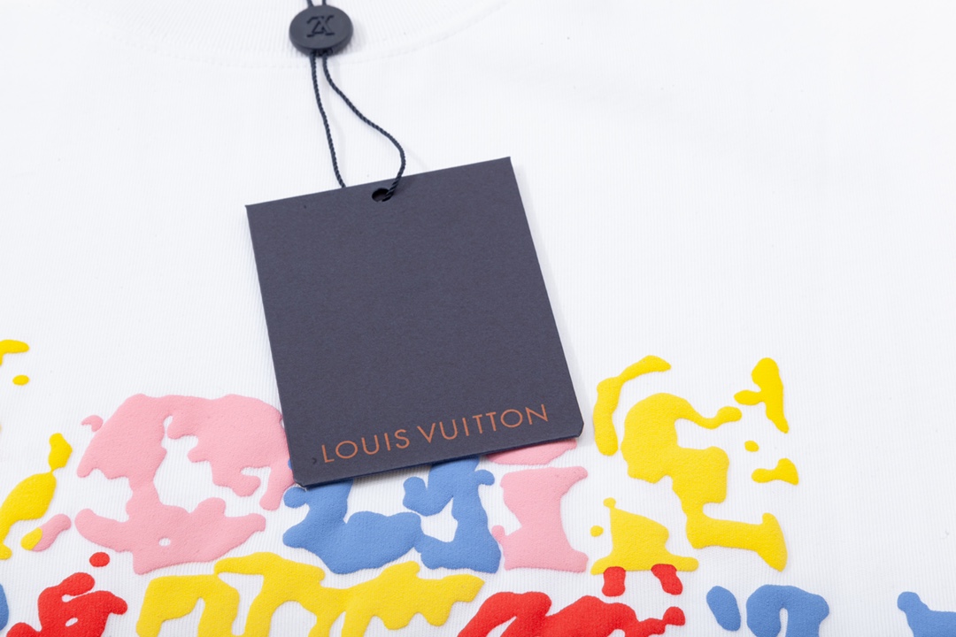 Louis Vuitton T-Shirt 204849