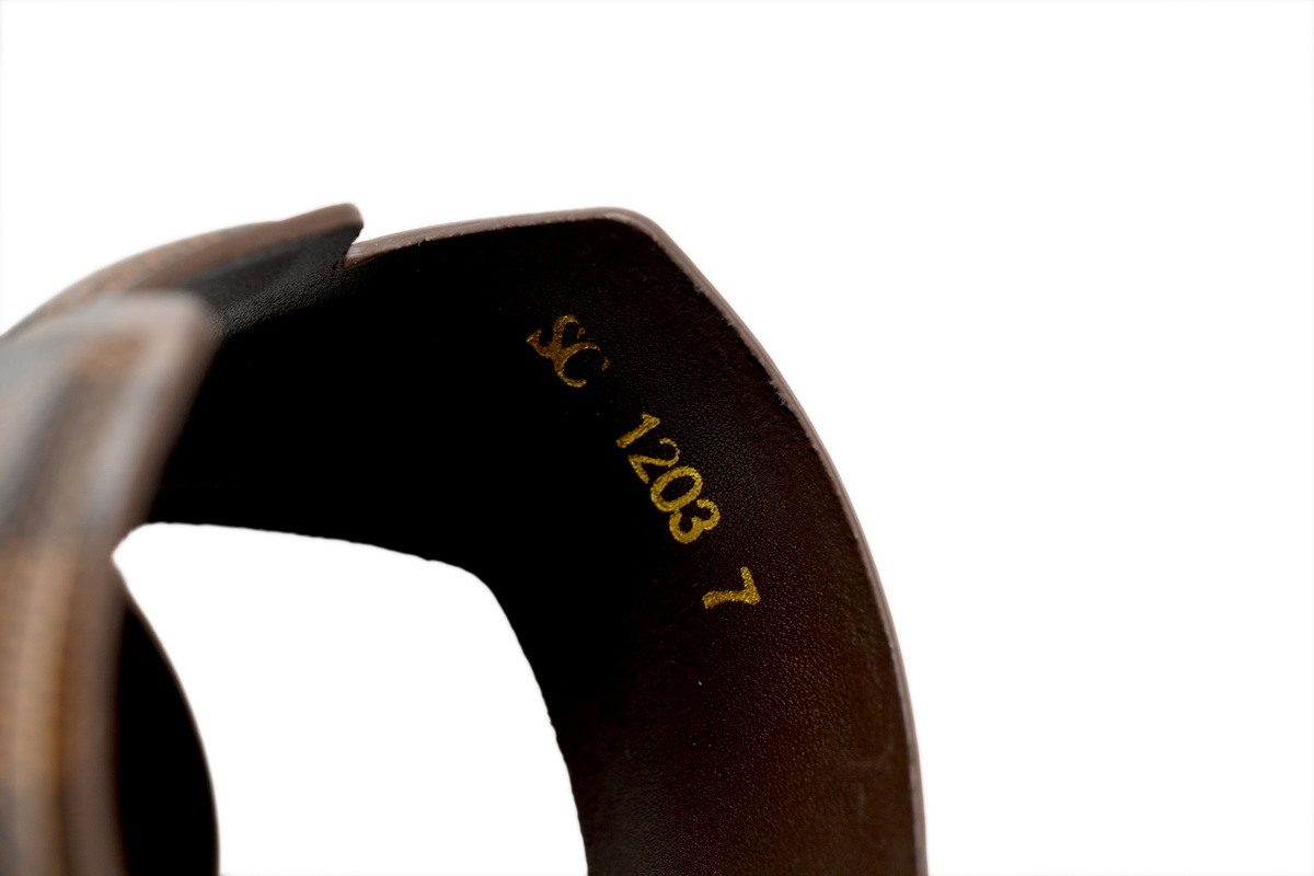 LOUIS VUITTON Oasis Classic Grid