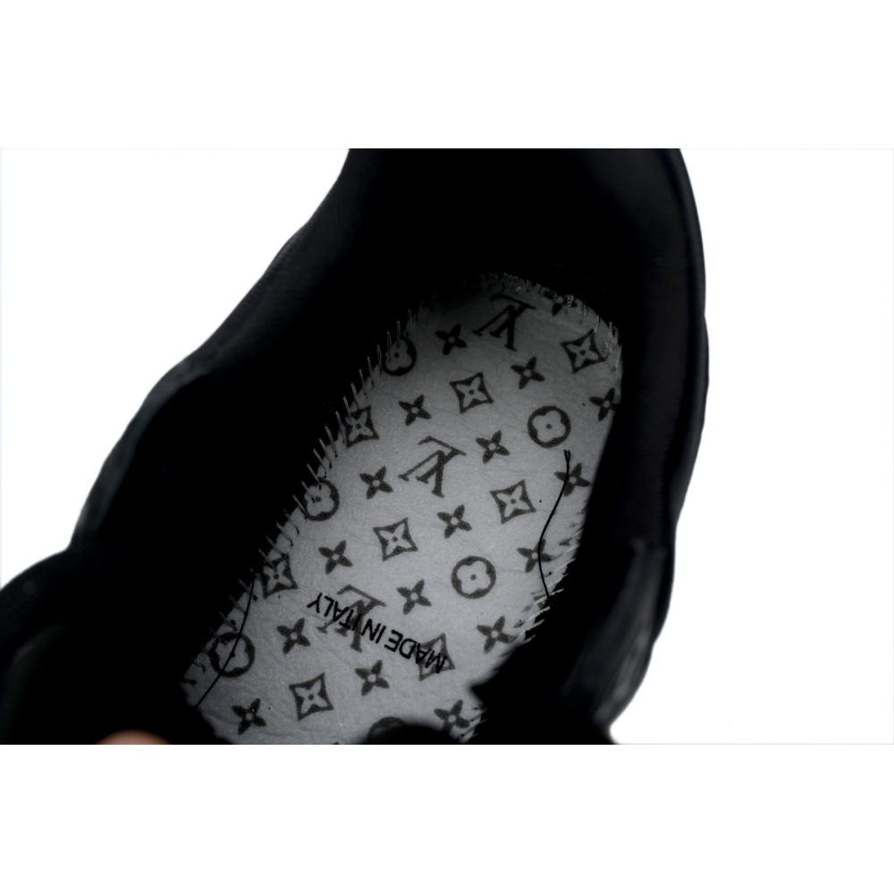 Louis Vuitton Trainer Sneaker Alligator Leather Black