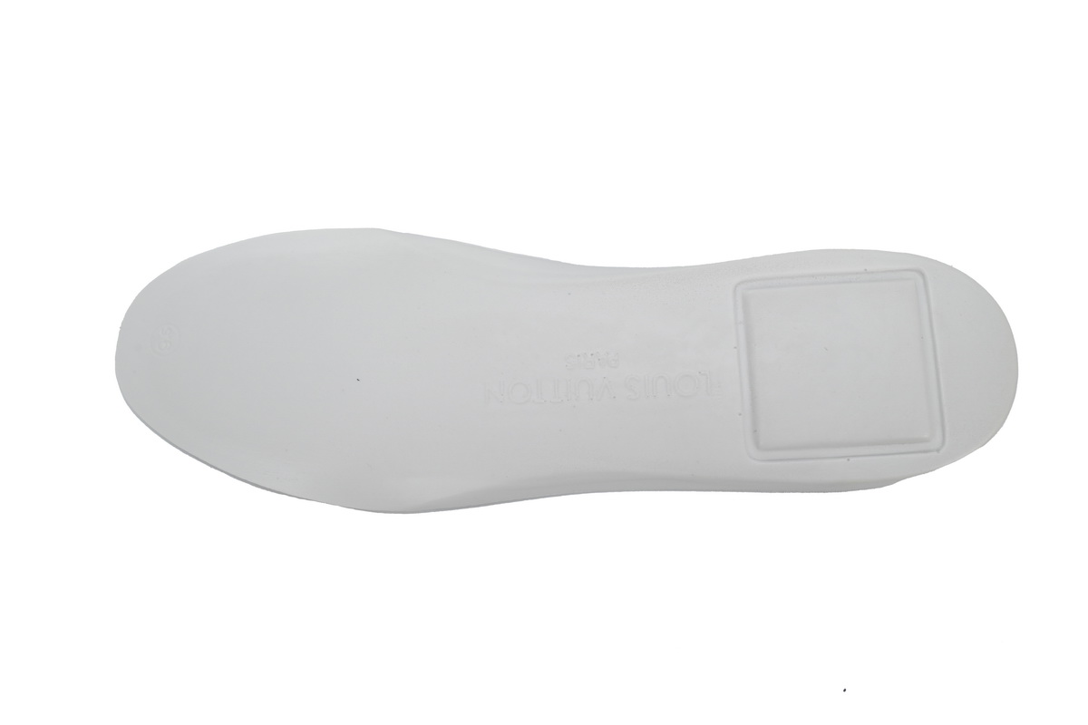 Louis Vuitton Trainer Sneaker Alligator Leather White Gray