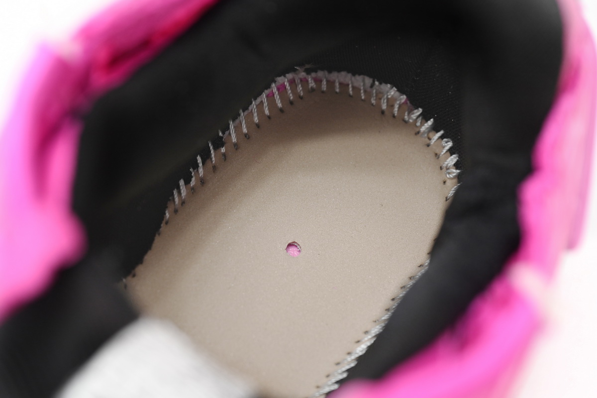 Balenciaga Runner Black Pink 677402 W3RB2 5510