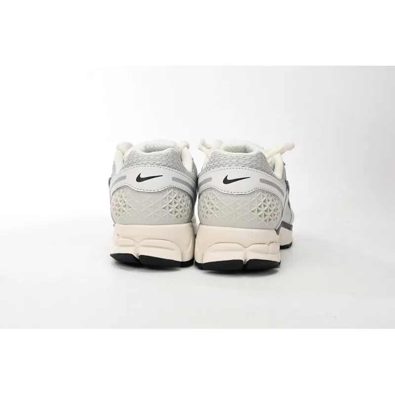 Nike Zoom Vomero 5 Photon Dust Metallic Silver FD0884-025