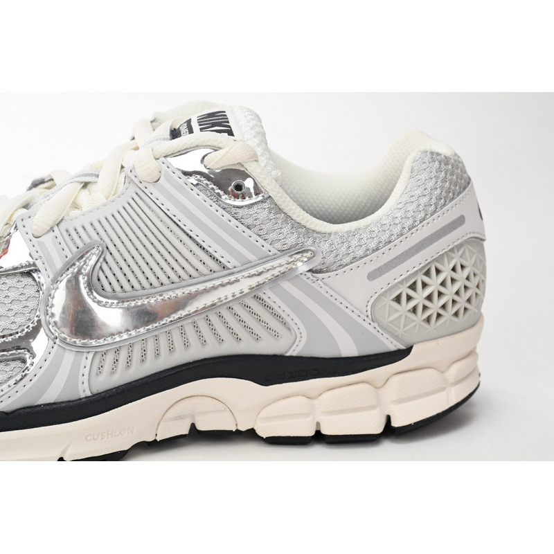 Nike Zoom Vomero 5 Photon Dust Metallic Silver FD0884-025