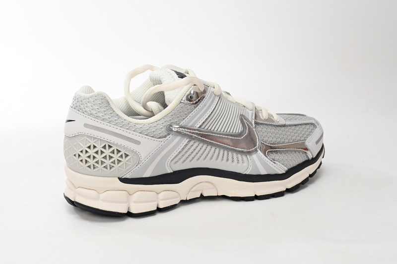 Nike Zoom Vomero 5 Photon Dust Metallic Silver FD0884-025