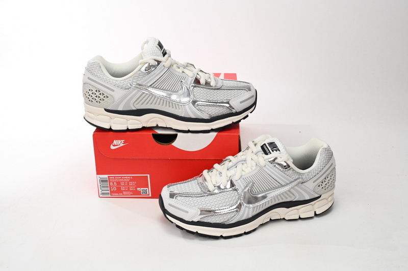 Nike Zoom Vomero 5 Photon Dust Metallic Silver FD0884-025
