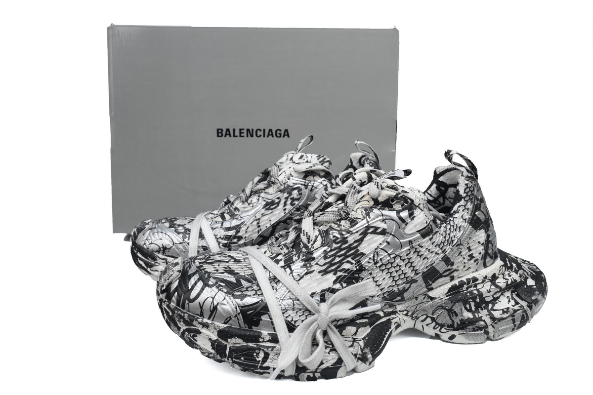 Balenciaga 3XL Sneaker Black and White 734734 W2RG3 9010