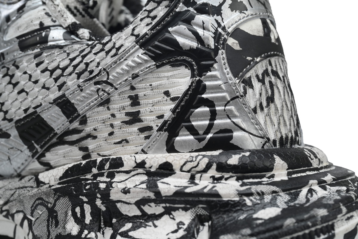 Balenciaga 3XL Sneaker Black and White 734734 W2RG3 9010