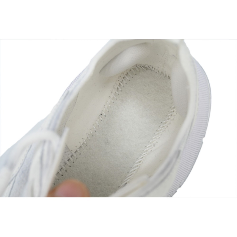 Balenciaga Circutt Sneaker Worn Out White 793944 WFLGY 0120