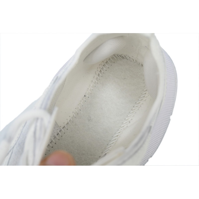 Balenciaga Circutt Sneaker Worn Out White 793944 WFLGY 0120